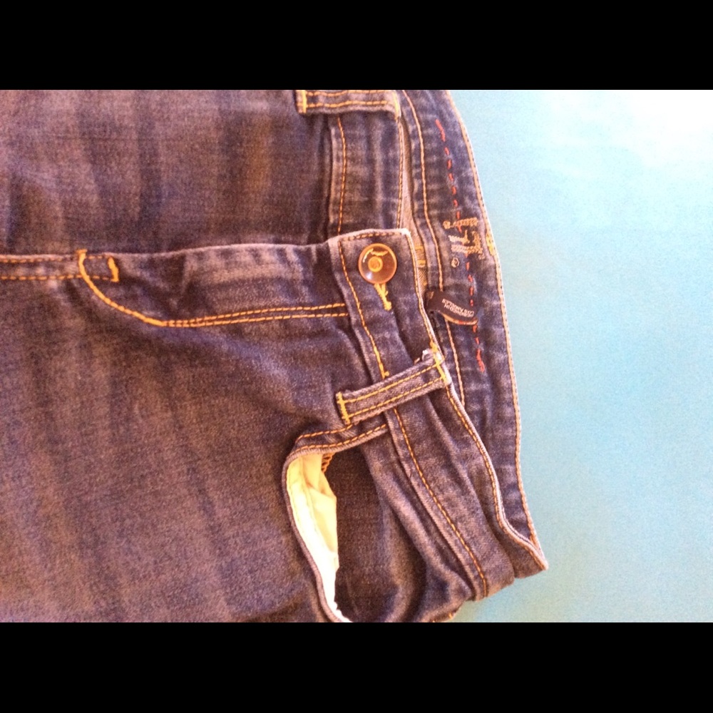 Jeans with flower patch - Picture 4 of 4